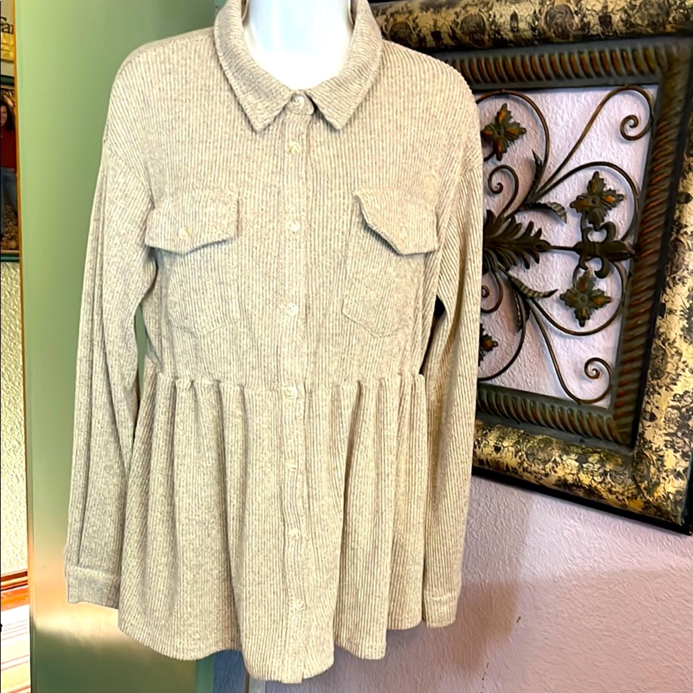 Andrée by Unit button up shirt/ jacket- Tan Ribbed Knit with peplum Sz S